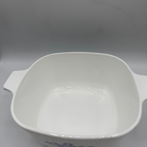 Vintage Blue Cornflower Corning Ware 1 3/4 casserole No lid - Picture 4 of 5
